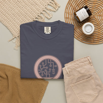 Influencer Gift T-Shirt – Chic Minimalist Design by LM Apparel, product photo