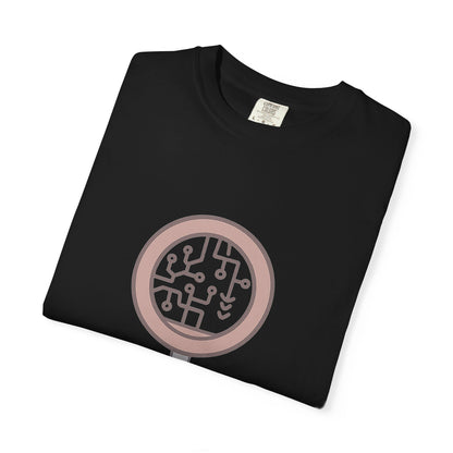 Influencer Gift T-Shirt – Chic Minimalist Design by LM Apparel, product photo