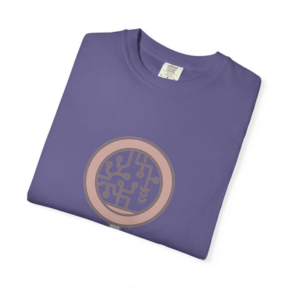 Influencer Gift T-Shirt – Chic Minimalist Design by LM Apparel, product photo